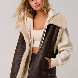 Offline by aerie faux leather Sherpa vest NWT never worn